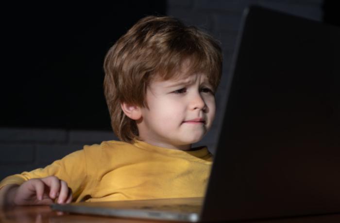 İnternet uşaqların sağlamlığına necə təsir edir?